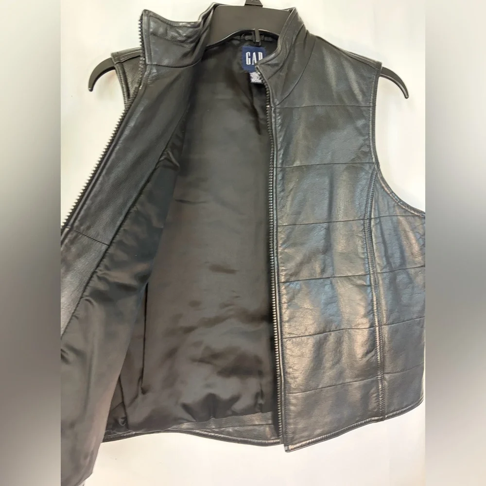 Gap Black Leather quilted zipped vest Vintage Y2K size‎ medium